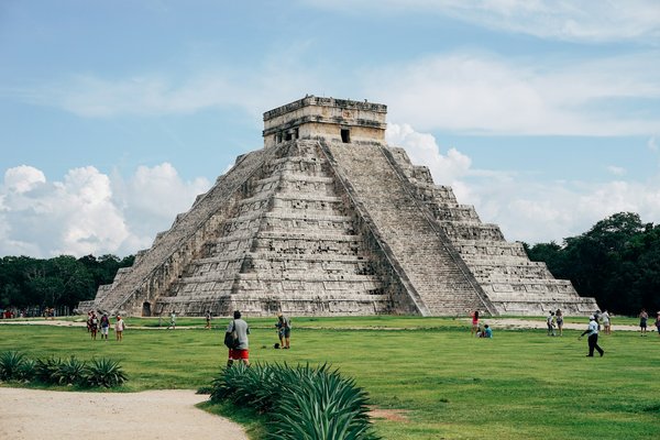 Comment organiser une visite des temples mayas au Guatemala : itinéraires et meilleurs moments ?